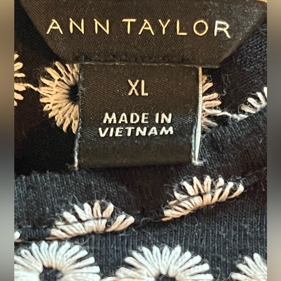Ann Taylor Black and White Patterned Blouse - Picture 2 of 5